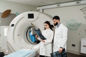 Badanie diagnostyczne tomografii komputerowej. /Źródło: 123rf.com