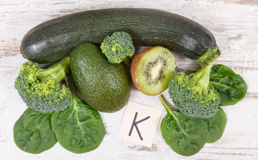 Warzywa i owoce, w których występuje witamina K. /Źródło: 123rf.com